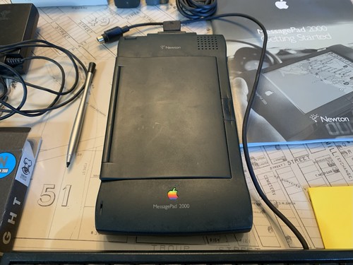 Apple newton messagepad 2000 - apple,