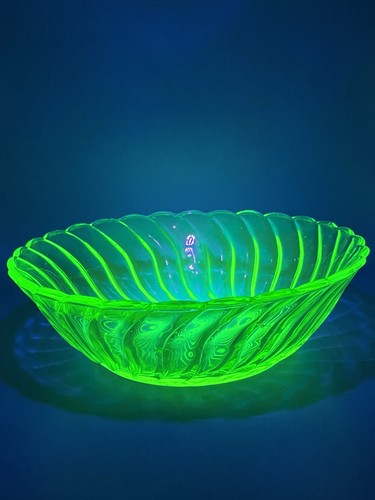 Bagley uranium glass carnival - bagley,
