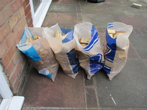 Bags firewood offcuts for - 4,