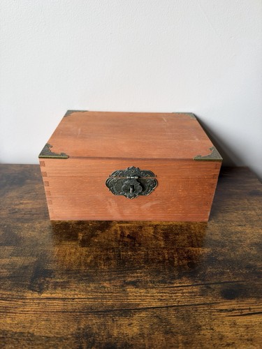 Wooden treen jewellery trinket - treen,