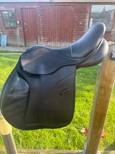 Shires optimus jump saddle - optimus,