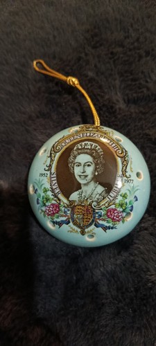 1977 queen elizabeth silver - queen,