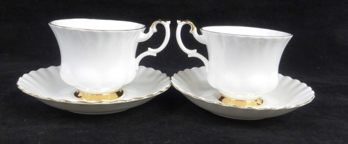 Vintage royal albert bone - x,