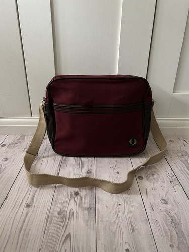 Fred perry classic - perry, shoulder