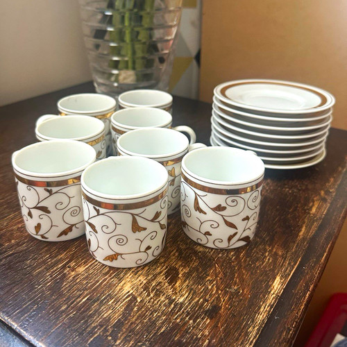 The pier gold leaves porcelain - the,