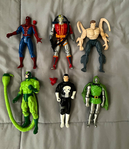 Marvel mixed lot action - marvel,