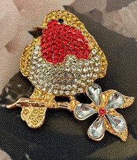 Pretty Gold Plated Crystal Christmas Festive Robin Brooch - L 5cm x W 4.5cm