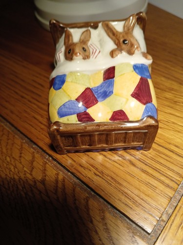 Royal doulton bunnykins - bunnykins, sleepy