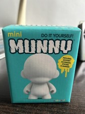 Mini MUNNY Do It Yourself! Vinyl Toy KidRobot DIY Vinyl Art Figure (Used) Street