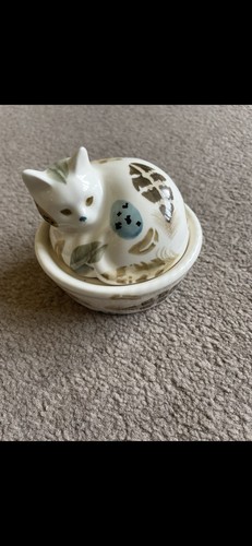 Emma bridgewater cat nest - on,