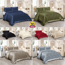 3 Piece Damask Bedspread