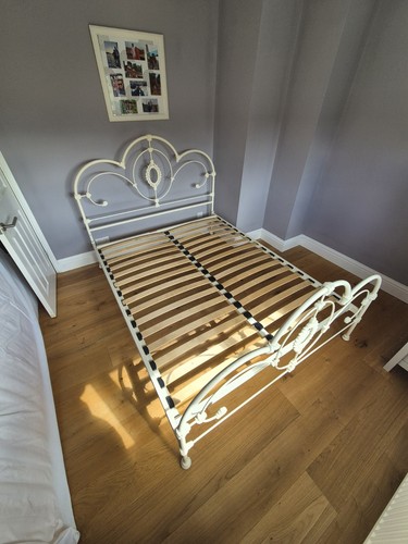 Laura ashley cream metal king - laura,