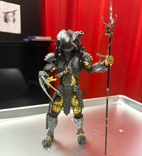 Predator collectible figure - predator,