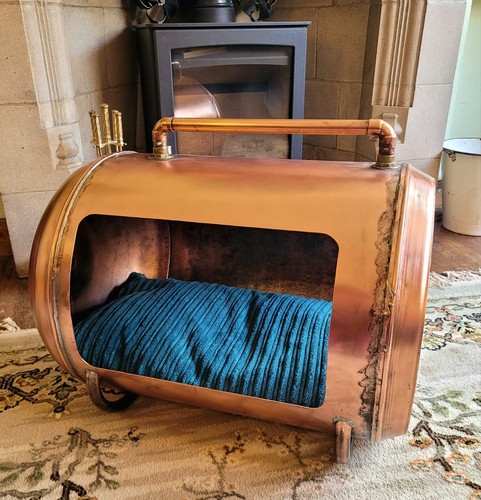 Handmade copper pet pod with - handmade,