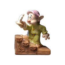 Royal Doulton   "Snow White - DOPEY by CANDLELIGHT"    SW17