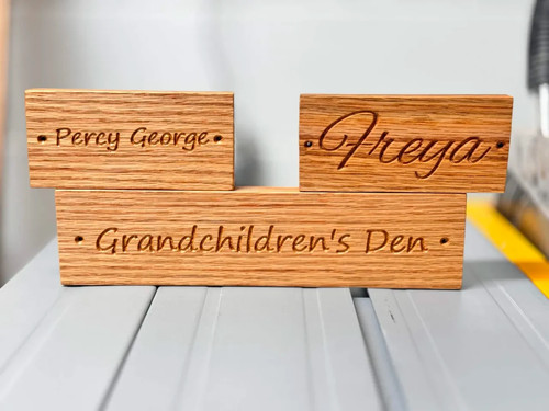Personalised red oak sign - red,