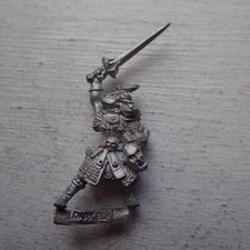 Citadel Warhammer 80s Dark Elf Command Champion w Sword and Severed Head