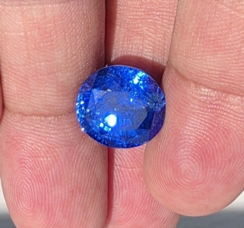 93ct natural ceylone - 12.93ct,