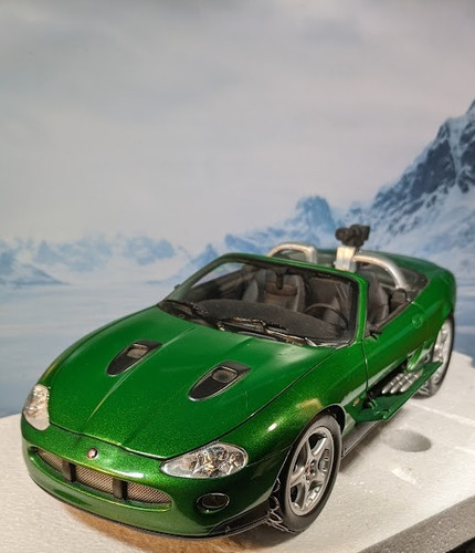 Vintage 2002 beanstalk jaguar - vintage,
