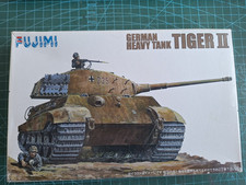 FUJIMI TIGER II GERMAN HEAVY TANK 1/76 SCALE MODEL KIT, NO DECALS.