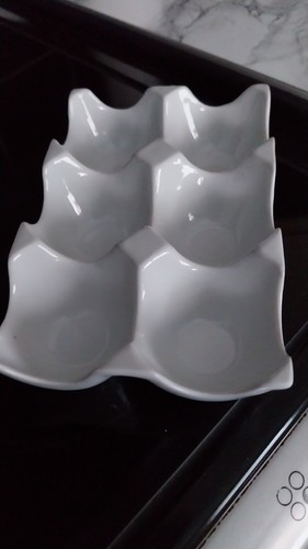 White ceramic egg - white, tray
