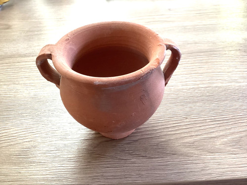 Round terracotta urn feat - terracotta,