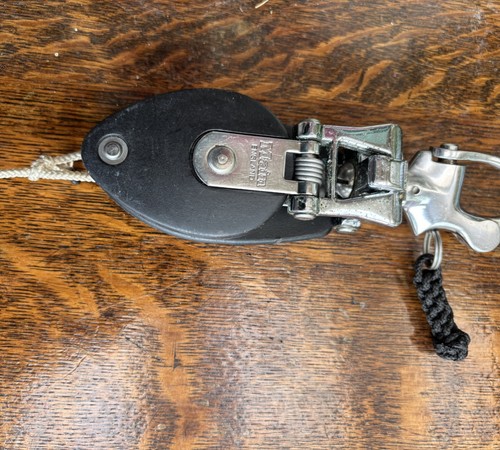 Sailing snatch block with - snatch,