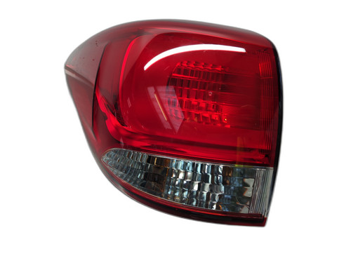 Kia carens 2016 rear light - kia, n/s