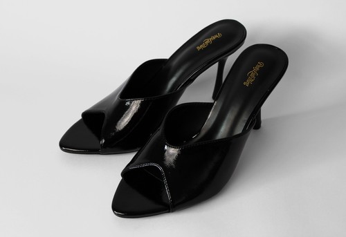 Black patent stiletto mule - black,