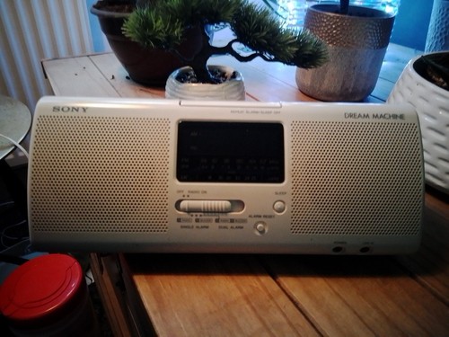Dream machine radio digital - machine,