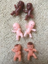 6 x tiny plastic babies - play