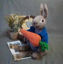 Toy Knitting Patterns -We knit Peter Rabbit with a carrot