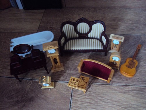 Lot bundle dolls house - dolls,