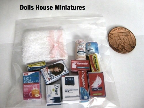 Bathroom accessories dolls - ,