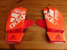 1 PAIR OF GOALKEEPING GLOVES ADIDAS SIZE 7 BRAND NEW