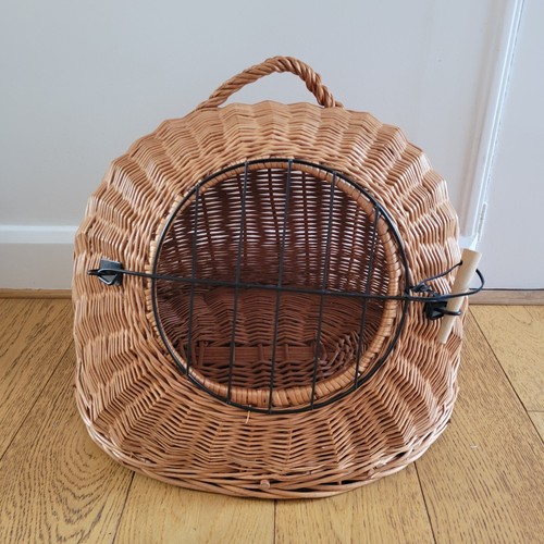Wicker igloo cat - wicker,