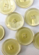 8 Easter Buttons 27mm Lemon