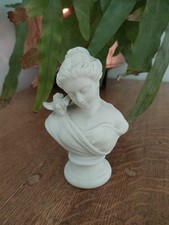Early Parian Bust Of A Lady With A Dove On Her Shoulder 12.3 Centimeters Tall