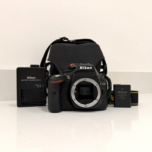 Nikon d5200 1mp digital slr - 24.1mp,