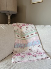 Shabby Chic Floral Quilt –