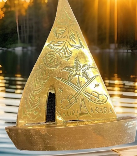 Small brass sailboat - small,