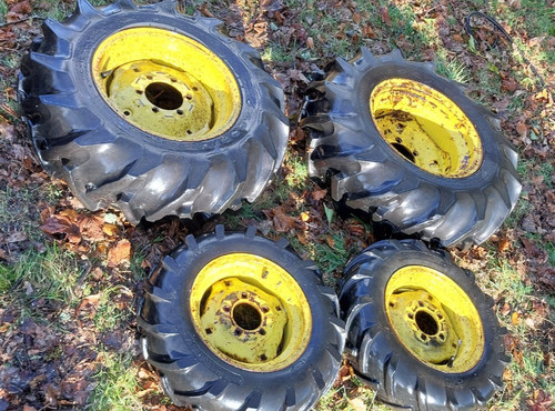 John deere compact tractor - deere,