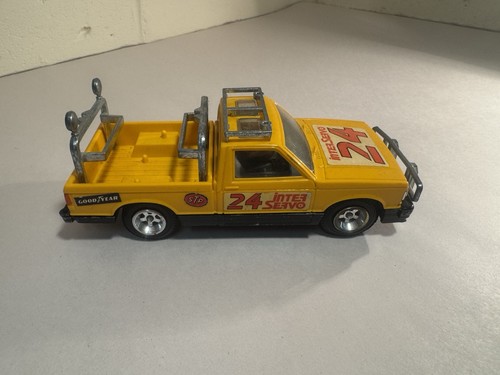 Vintage britains farm - britains, chevy