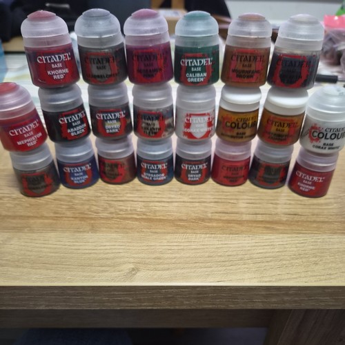 Citadel warhammer paint - x, 22