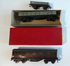 Vintage Trix TTR OO Model Railway 1 Carriage and 2 Wagons