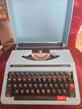 ++ Excellent BLUE Boots  PT 900 Vintage Working Portable Typewriter & Case ++