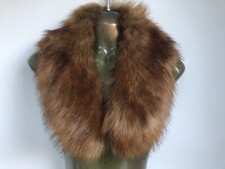 NWOT NEW LOOK Faux Fox Fur Collar Tippet Shawl ONE SIZE Warm Padded H&E Closure