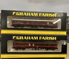 Graham Farish Rake Of  2 N Gauge Stainer Coaches