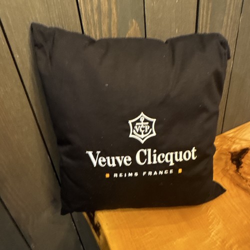 Veuve clicquot black logo - black,