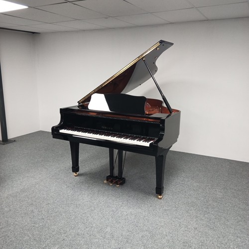 Yamaha grand piano - c3,